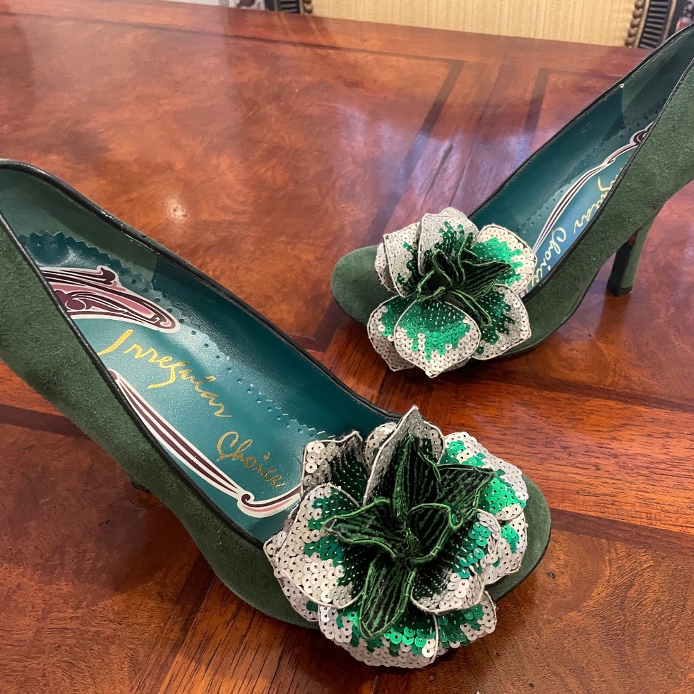 Irregular choice green suede heels